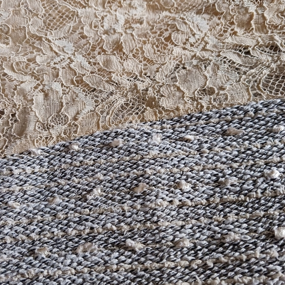 Elegant lace and metal top - Picture 4 of 11